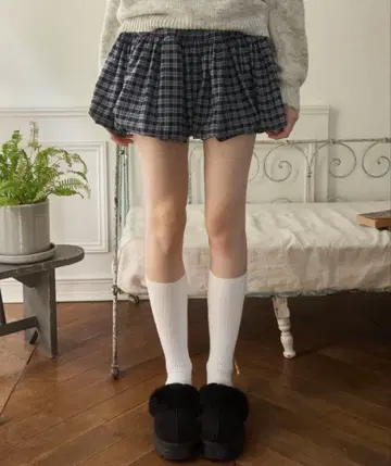 체크 무늬 벌룬 미니 스커트