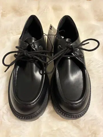 [ 새상품 ] GU 볼륨 솔 로리안 슈즈 23.5cm