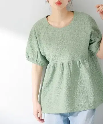 컨디션 최상 민트 어반 리서치 서니 라벨 퍼프 자카드 반팔 블라우스