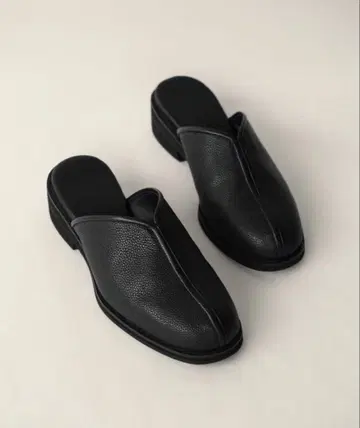 shiun LEATHER SQUARE MULE 37