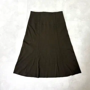 bassike 스트레치 플레어 스커트 카키 깔끔한 캐주얼 모드