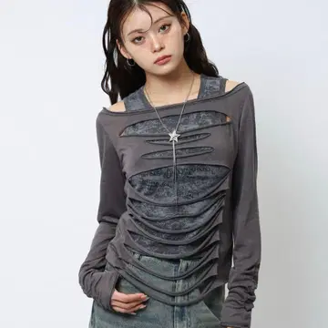 SPIRALGIRL 데미지 가공 긴팔 상의