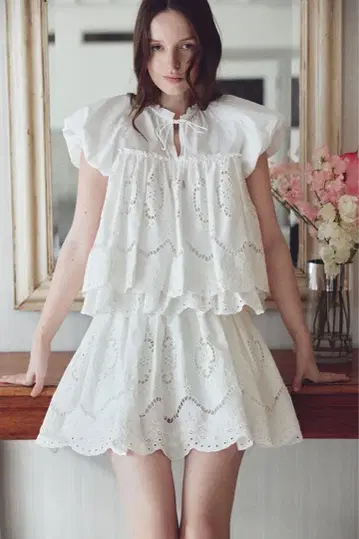 THETOE Freesia Blouse