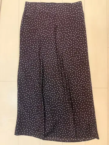 ZARA 도트 무늬 새틴 롱 스커트
