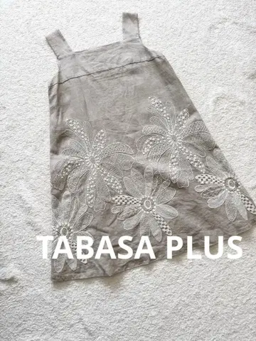 TABASA PLUS 슬리브리스 무릎 기장 원피스 자수 디자인