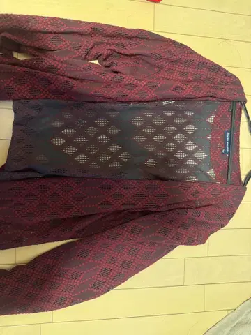 사람마다 생각이 다르다. 가디건 보르도 L