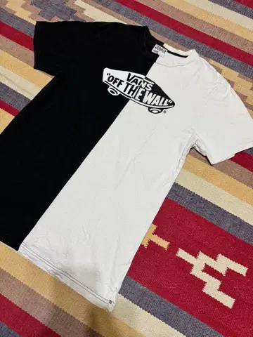 반스 T셔츠 화이트 블랙