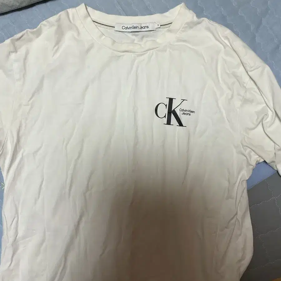 캘빈클라인진스 반팔티 화이트 ck