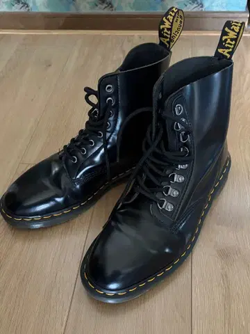 Dr.Martens 8홀 부츠 닥터마틴