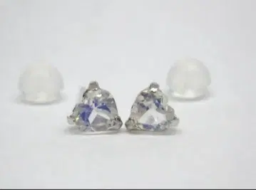 블루문스톤 페리스트라이트 k10WG 하트 귀걸이 4mm