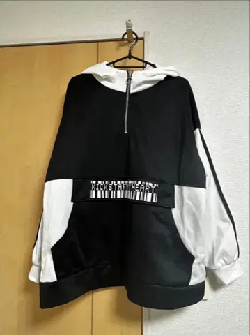 남성용 하프 지퍼 후드티 블랙 화이트 S