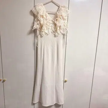 dazzlin 러플 레이스 리브 원피스