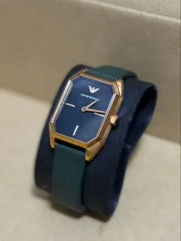 EMPORIO ARMANI 여성용 시계