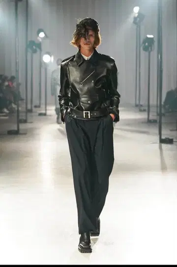 JOHN LAWRENCE SULLIVAN SS22 라무 48 블랙