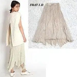 [새상품급] FRAY I.D 랜덤 와셔 플리츠 스커트 베이지