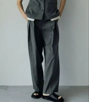 anuke Tuck Twill 팬츠 차콜 그레이
