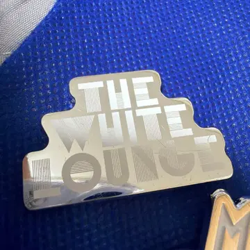 The White Lounge 가챠 핀 배지