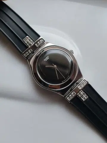 Swatch 여성용 손목시계 쿼츠 블랙