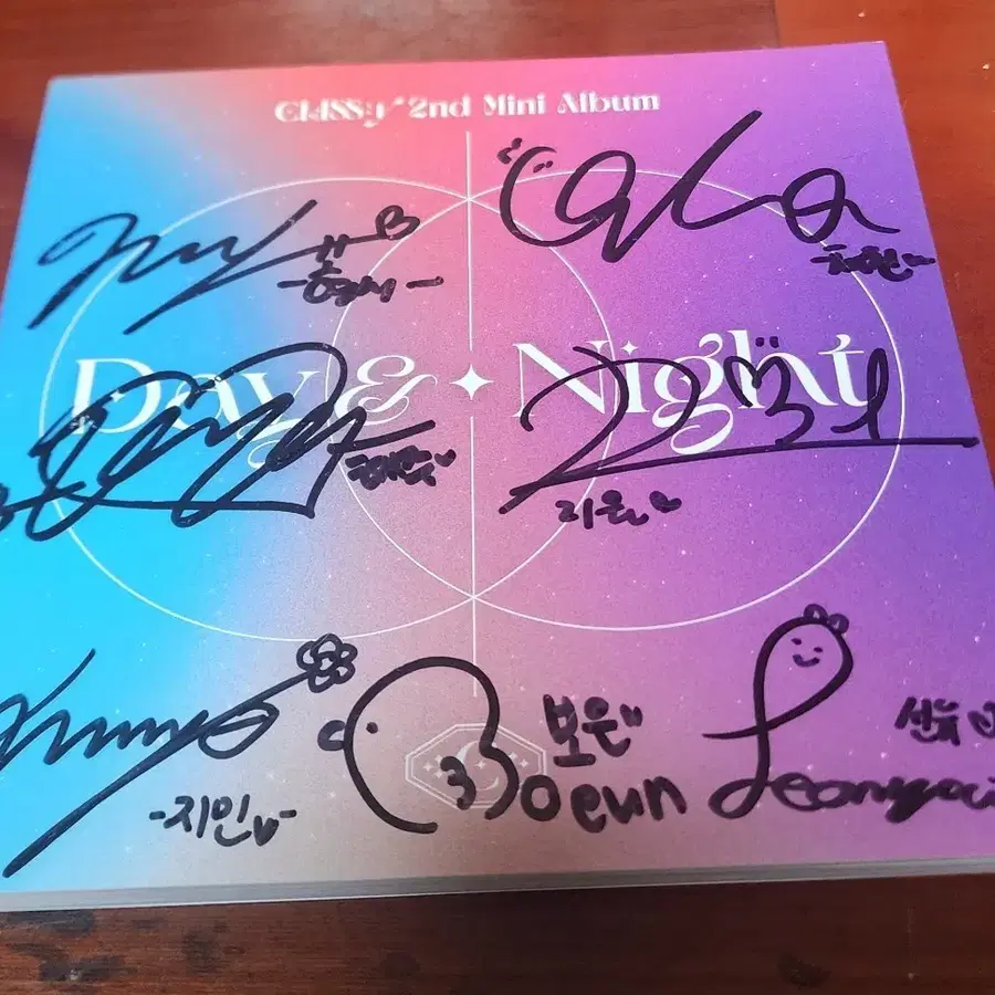 CLASS:y 2nd Mini Album DAY & NIGHT 초회 한정반 친필 사인반