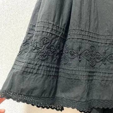 [앤티크] 프랑스 롱 스커트 블랙 시스루 패턴 레이스