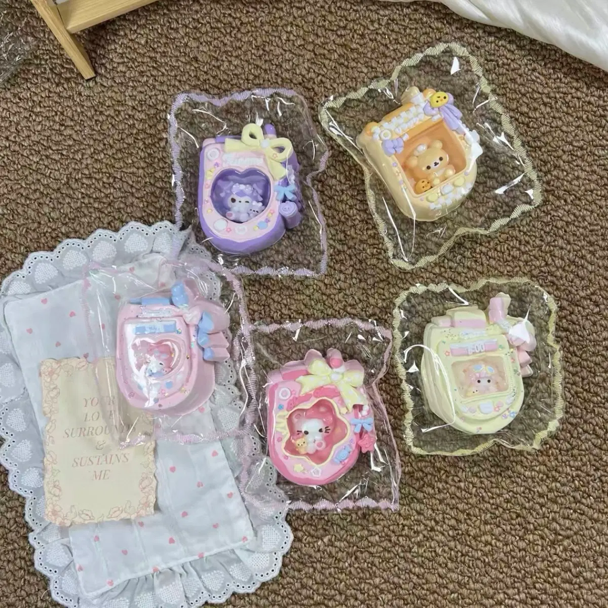 아차샵) 휴대폰 핸드폰 장원영 수제 말랑이 키티 헬로키티 마이멜로디 마멜 피아노 산리오 타바 슬랑이 꺼만말 스퀴시 폼푸샵 샤오홍슈