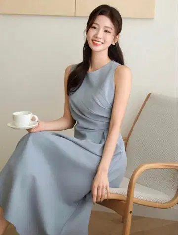DAZY 여성용 슬리브리스 무지 플리츠 미들 기장 드레스 스카이블루 블루