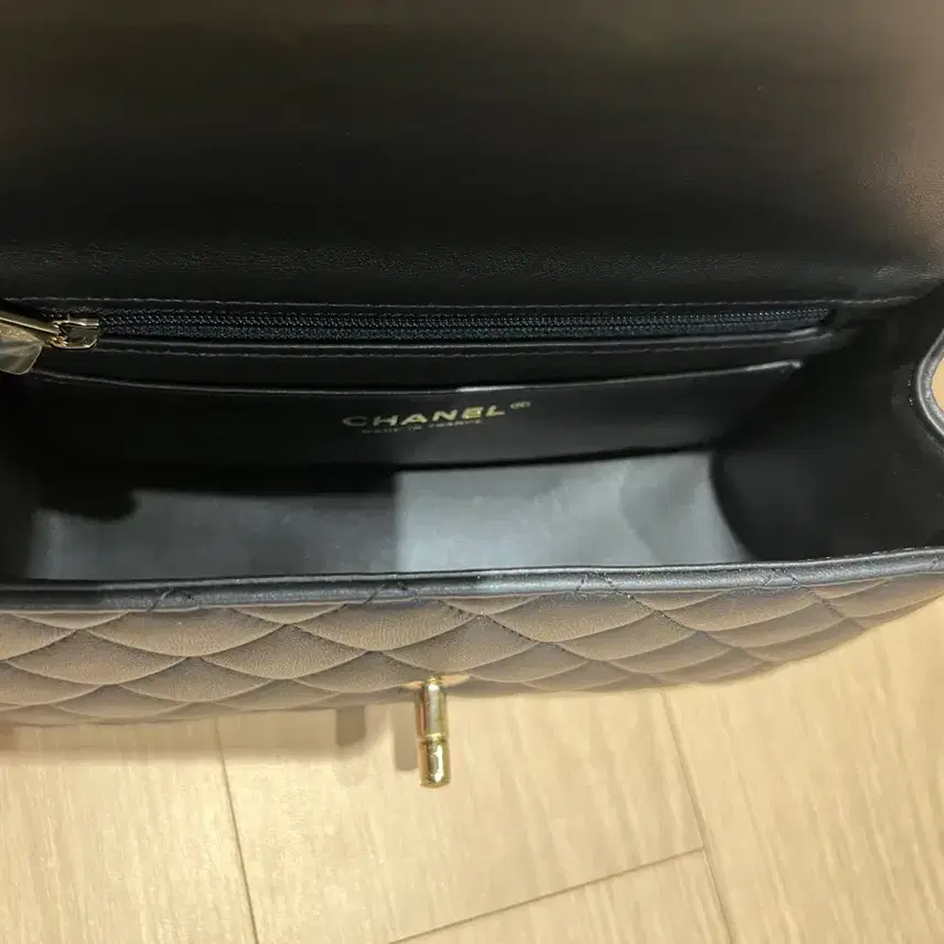 샤넬 샤넬정품 클래식 미니플랩 백 뉴미니탑핸들 내장칩 사진 7