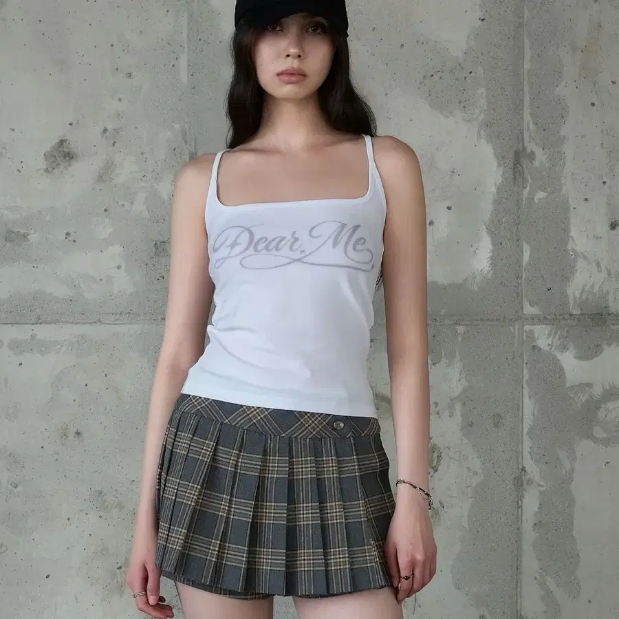 디어미 스퀘어넥 로고 슬리브리스 화이트 M