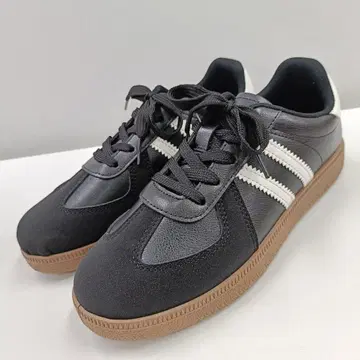 새상품 여성용 24.5cm 저먼 트레이너 스니커즈 블랙 3467