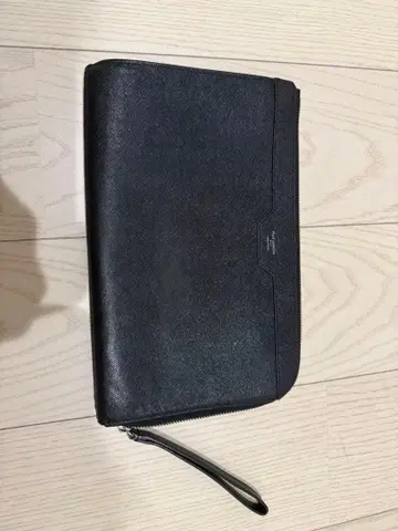 PELLE MORBIDA 펠레 모르비다 클러치백