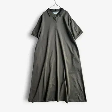 새상품급 미디우미 롱 원피스 프리 사이즈 카키 폴로 반팔 플레어