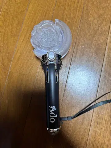 Ado JAPAN TOUR 2024 응원봉 모나리자의 옆모습