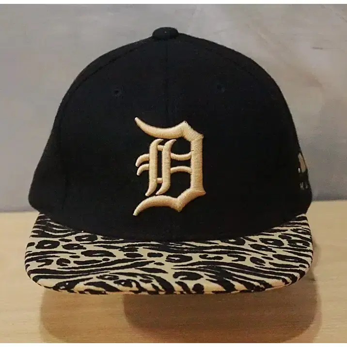 MLB 디트로이트 타이거즈 자수 로고 스냅백 (Free)