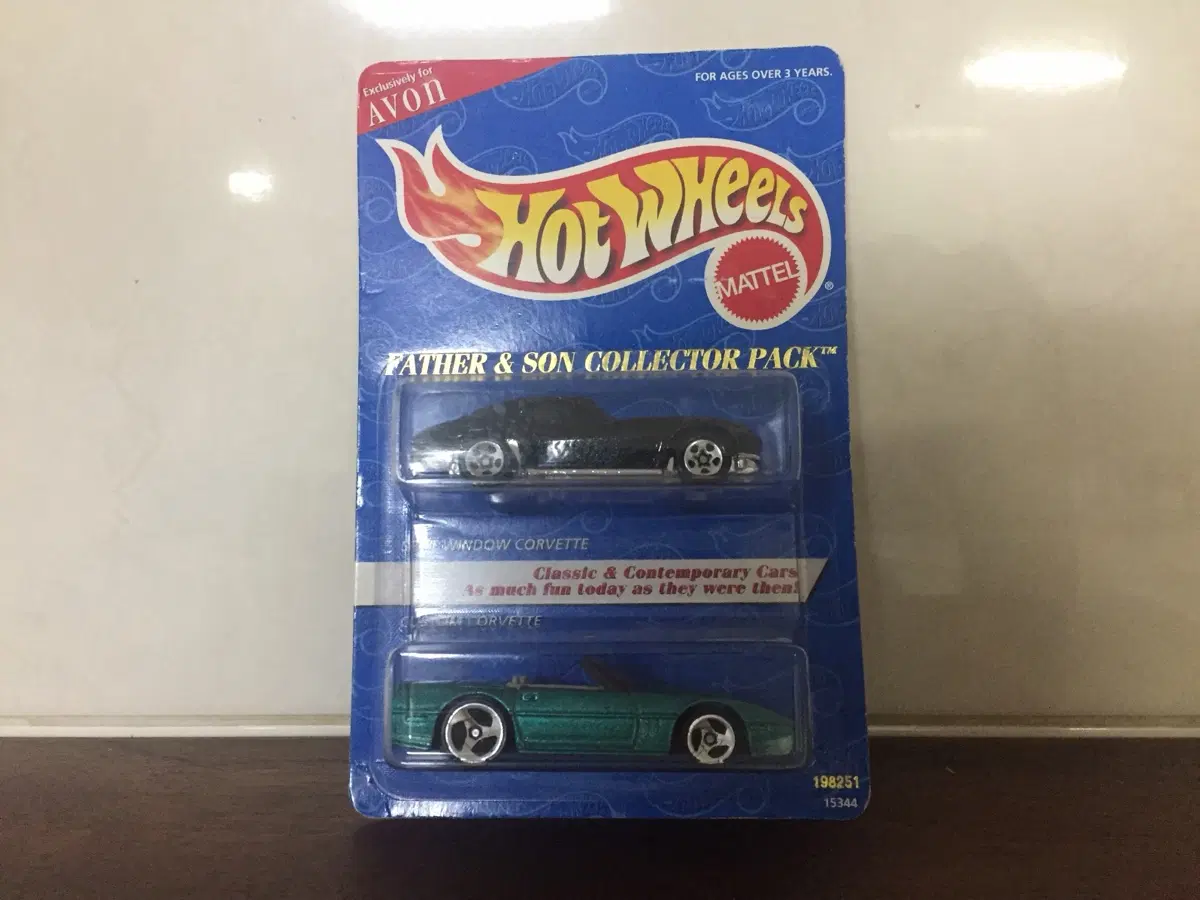 1995 Hot Wheels 1:64 AVON exclusive
