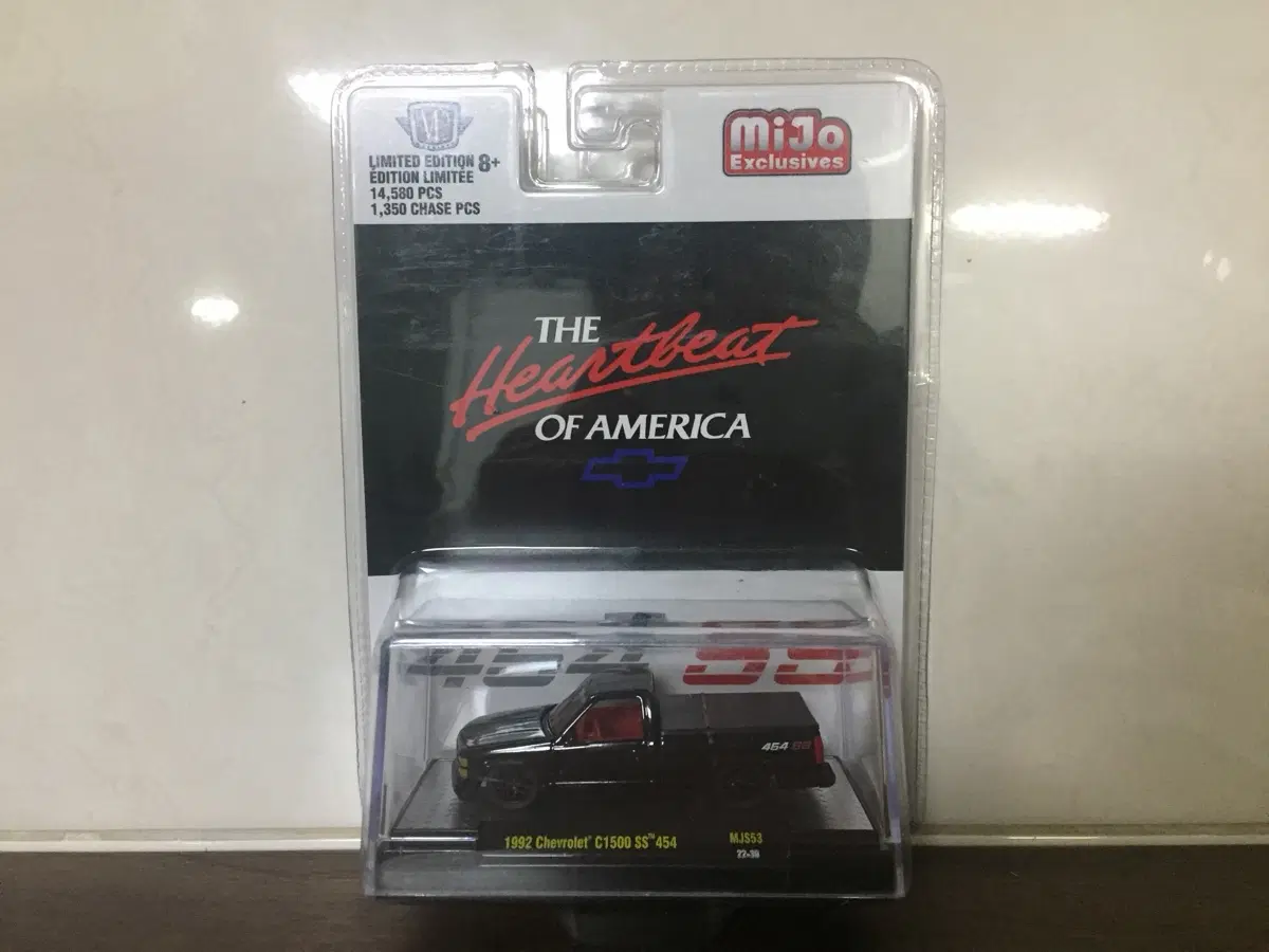 M2 1:64 1992 Chevrolet C1500 SS 454
