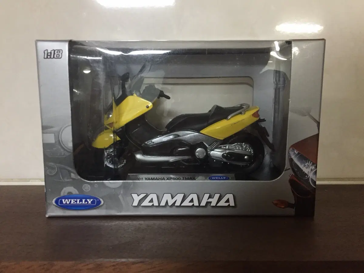 WELLY 1:18 2001 Yamaha XP500 TMAX