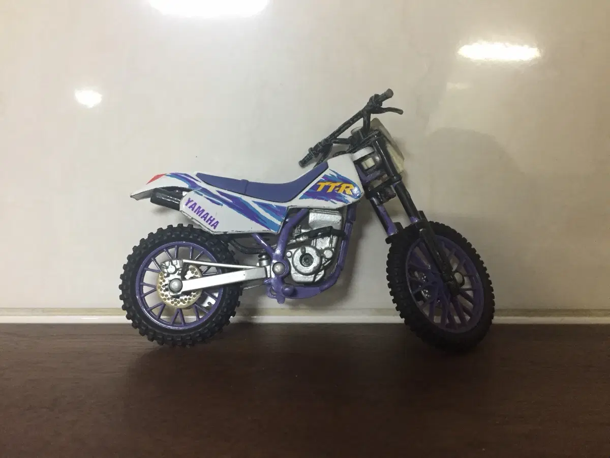 Maisto 1:18 1999 Yamaha TT250R