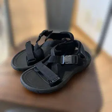Teva 스포츠 샌들 블랙