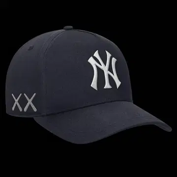 나이키 뉴욕 양키스 KAWS 캡