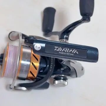 DAIWA REVROS 2004H-DH 스피닝 릴