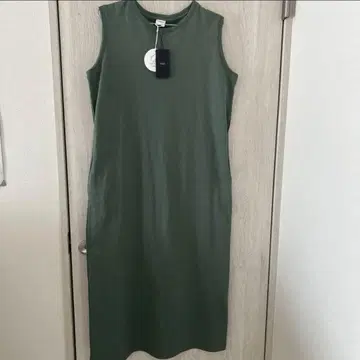 새상품 어반 리서치 도어스 USA 코튼 슬리브리스 컷 원피스 그린