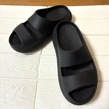 새상품급 OOFOS OOyea 28cm 우포스 우야 블랙