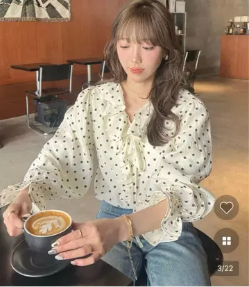 nugu Ella 도트 프릴 블라우스