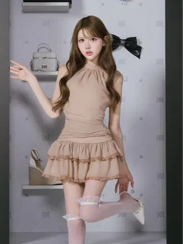 볼륨 프릴 쉬폰 미니 원피스