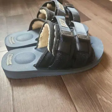 BEAMS x SUICOKE 퍼 샌들 남성 신발 네이비 한정품