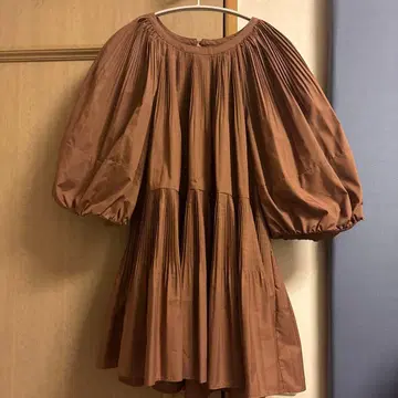 jem atelier 플리츠 블라우스 브라운 오분 소매