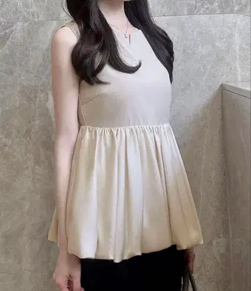 junoah 키넥 슬리브리스 페플럼 벌룬 상의