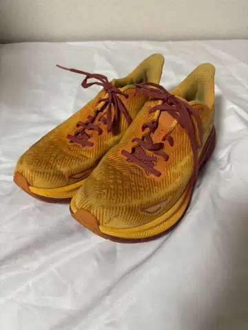 HOKA 클리프톤9 26.5cm D 러닝 신발