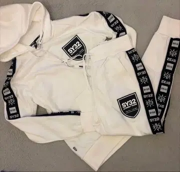 SY32 후드티