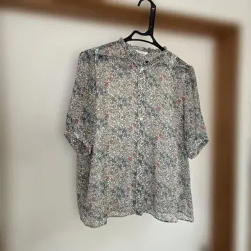 아마카 LIBERTY FABRIC 꽃무늬 반팔 블라우스 40
